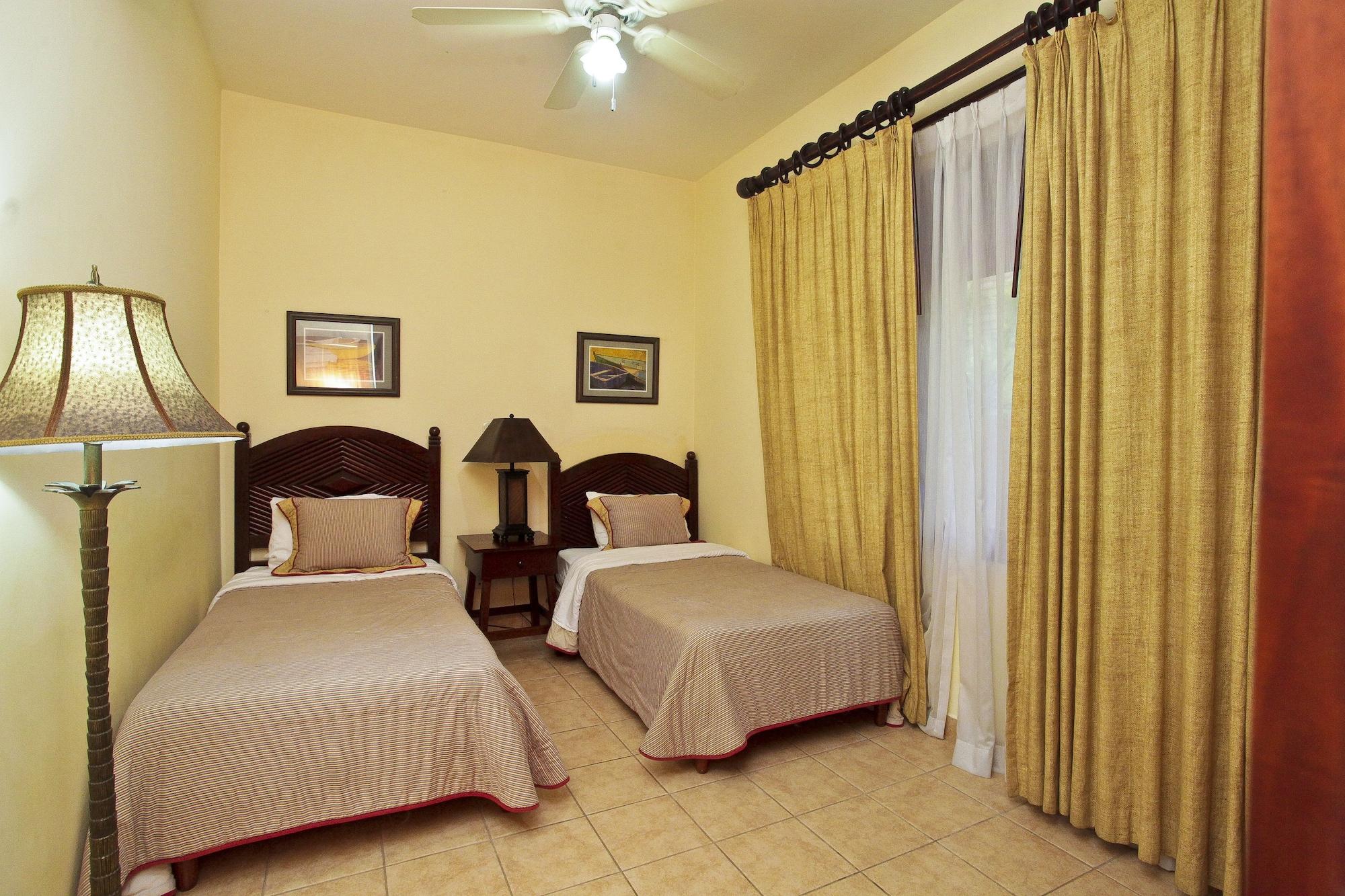 Club Del Sol Hotel Jaco Exterior photo